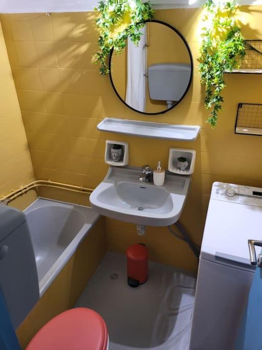 Viva La Frida Boho Apartment In Central เอเธนส์ ภายนอก รูปภาพ